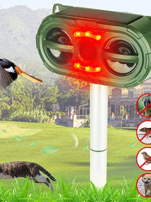 KCASA Solar Ultrasonic Outdoor Pest Repeller Motion Sensor Outdoor Dog Raccoon Snake Cat Bird Repellent